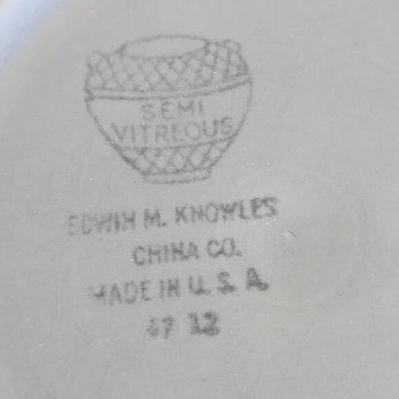 2 Edwin M Knowles Vintage Saucer Plates Pastel Blue Nice Condition See Pictures - Picture 10 of 11